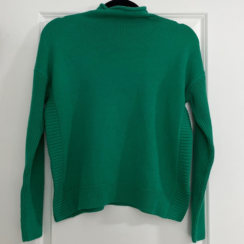 Tahari cotton blend emerald green sweatshirt
